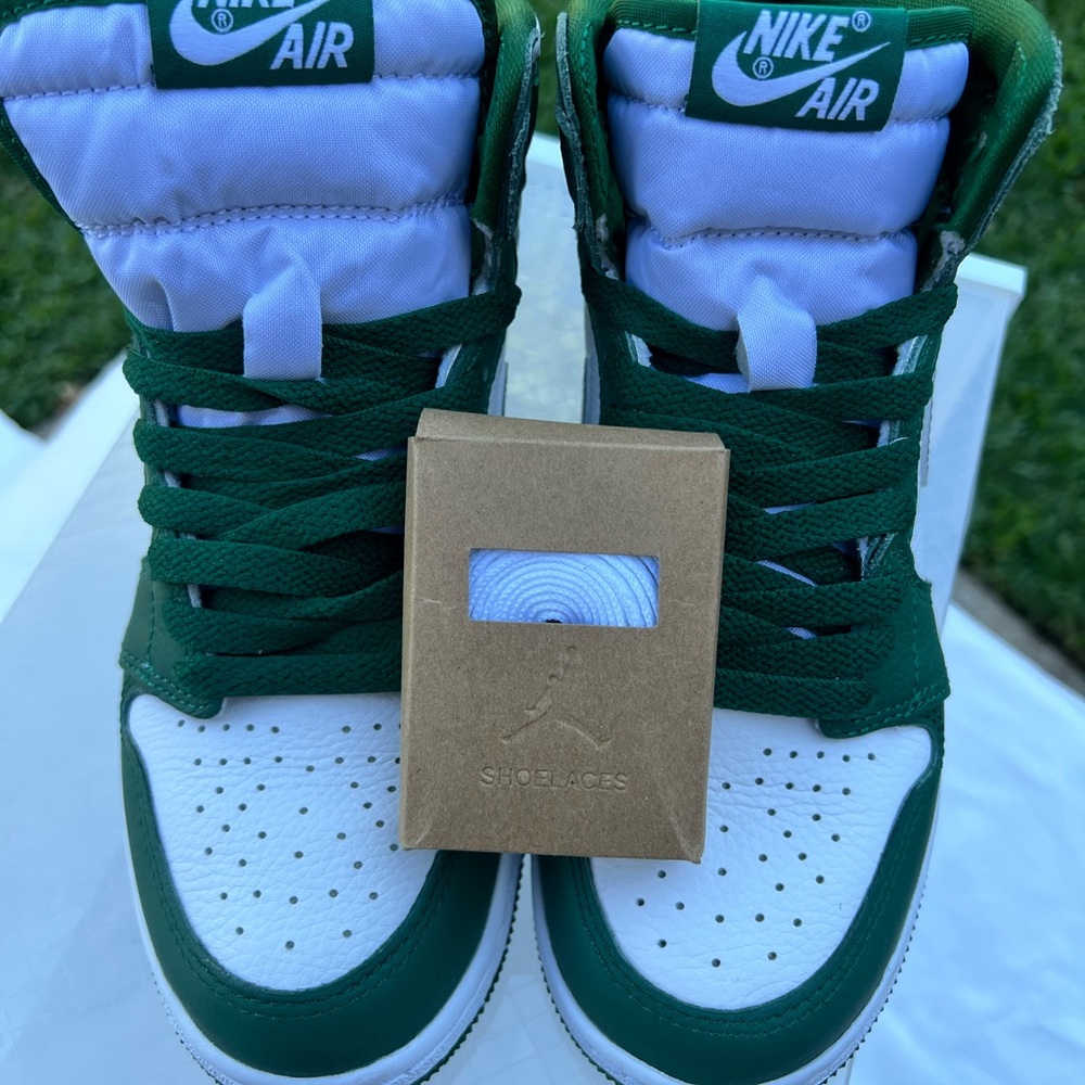 Nike Kids Green and White Sneakers